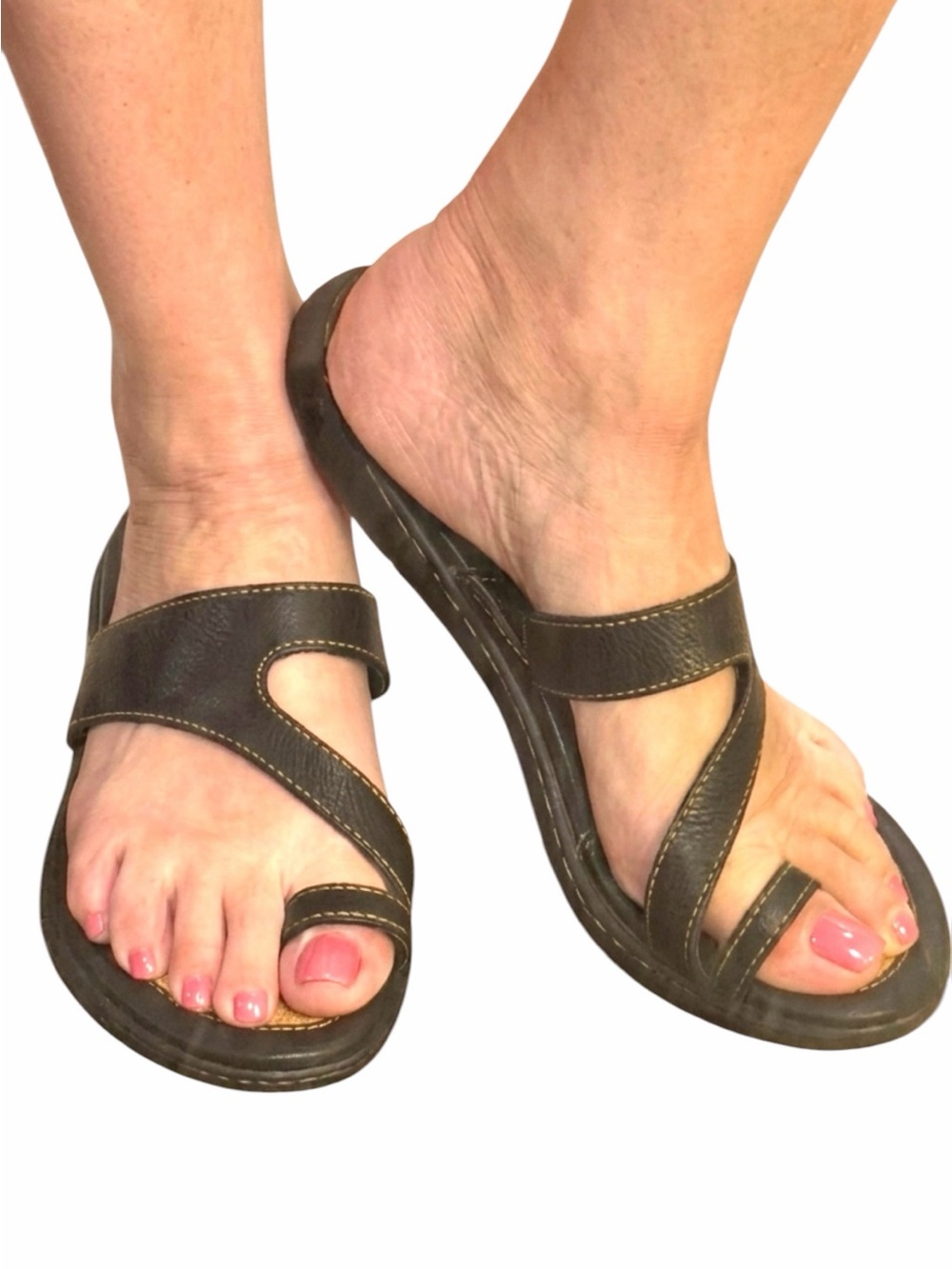 b.o.c. Women's Brown Leather Crisscross Slide Sandals Brand NEW